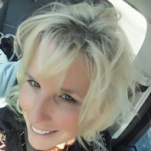 Meet your Posher, Denise